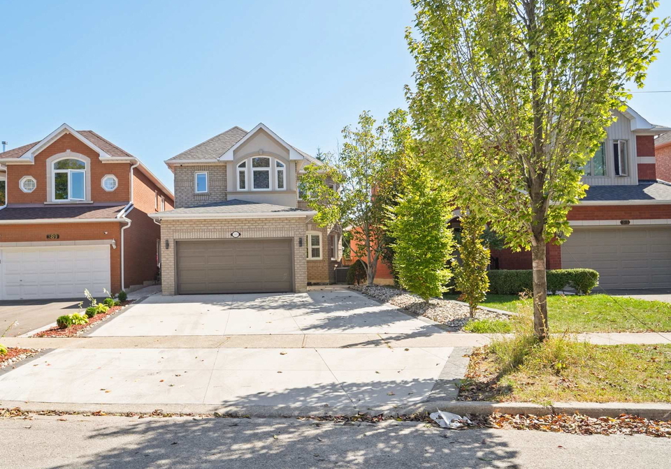 385-turnberry-crescent-mississauga-ontario-w12479072