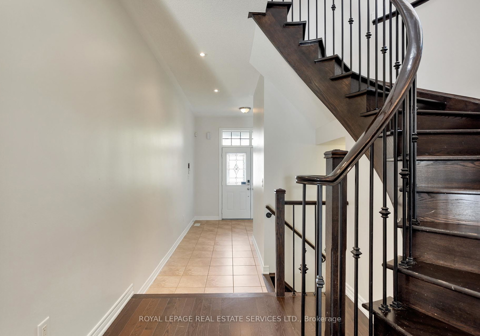 2464-quetico-crescent-oakville-ontario-w12479084
