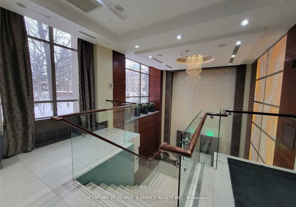 310-burnhamthorpe-road-w-mississauga-ontario-w12479328