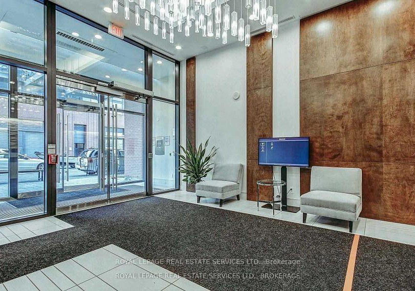 2212-lakeshore-boulevard-etobicoke-ontario-w12479524