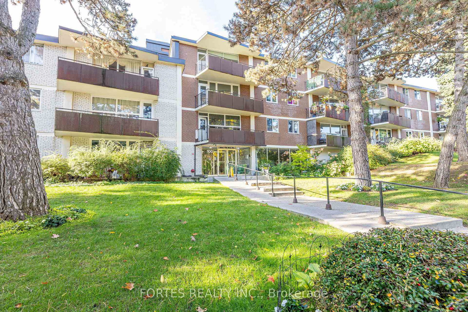 100-coe-hill-drive-toronto-ontario-w12479609