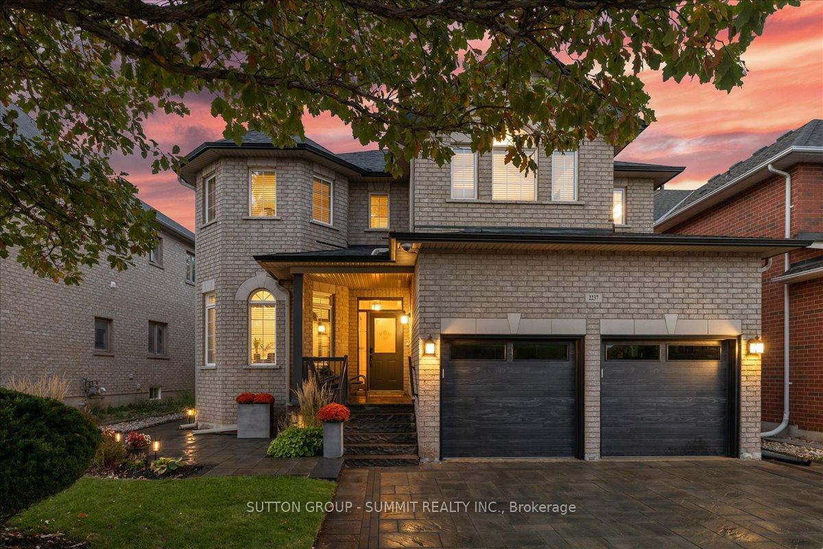 2237-adirondak-trail-oakville-ontario-w12480213