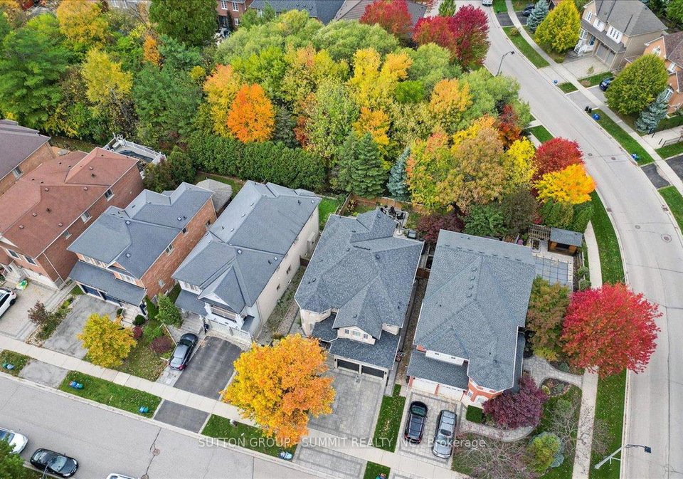 2237-adirondak-trail-oakville-ontario-w12480213