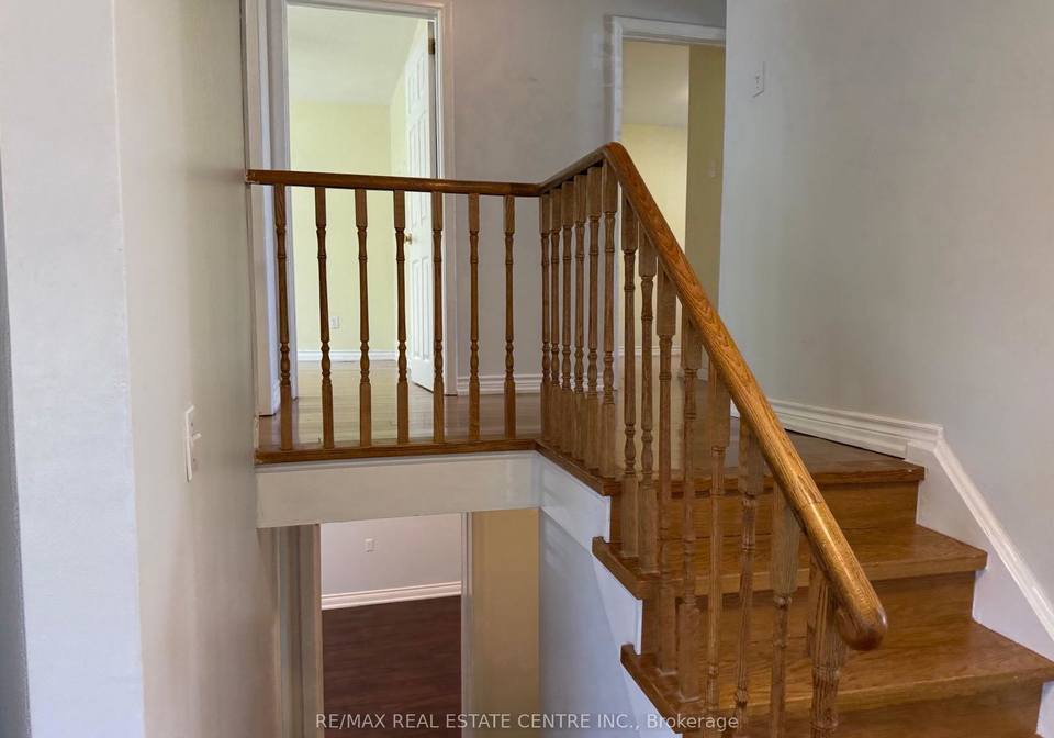 1377-sheldon-avenue-oakville-ontario-w12481042