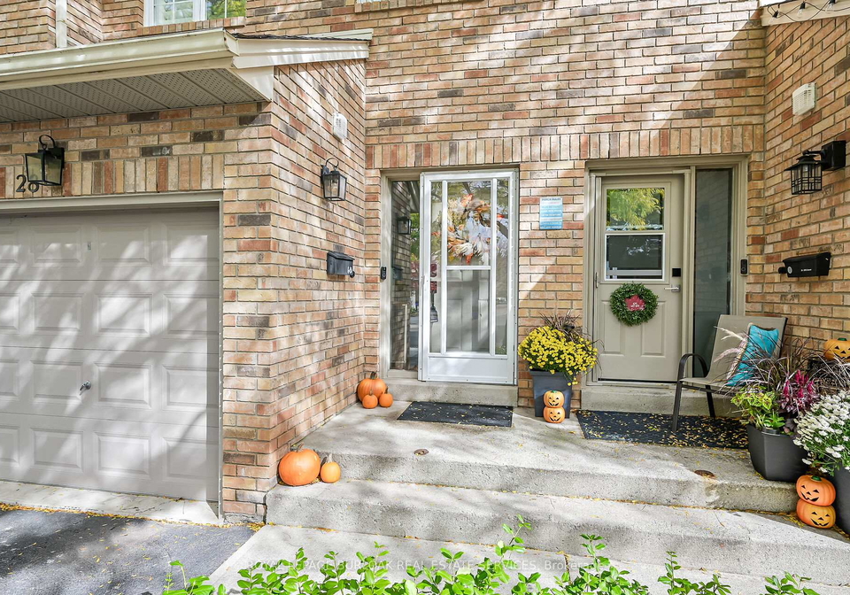 2015-cleaver-avenue-burlington-ontario-w12481047
