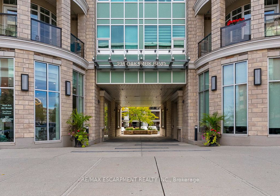 216-oak-park-boulevard-oakville-ontario-w12481146