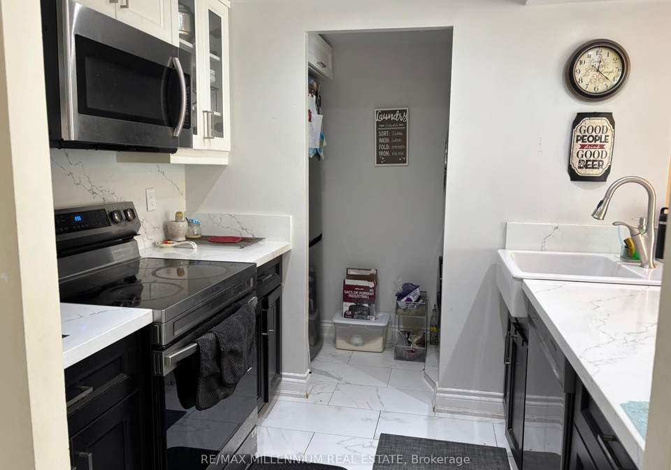 285-enfield-place-mississauga-ontario-w12481407