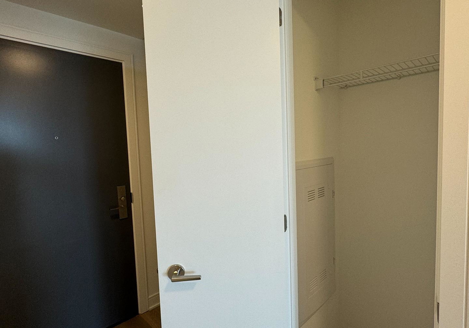 86-dundas-street-mississauga-ontario-w12482030