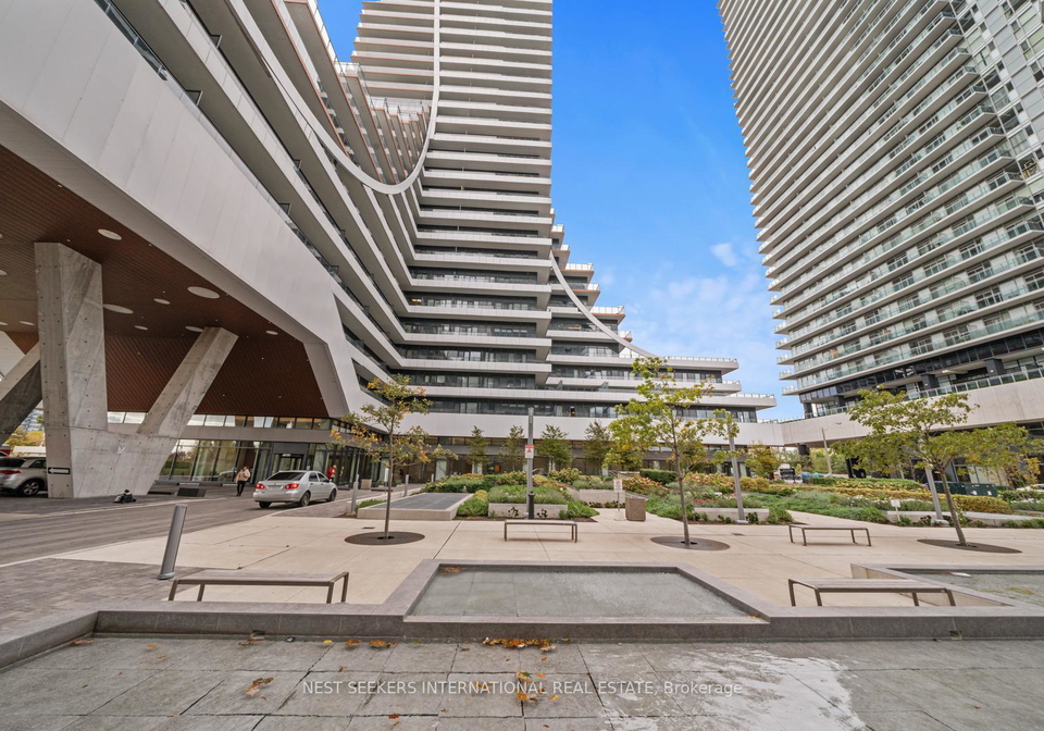 30-shore-breeze-drive-etobicoke-ontario-w12482098