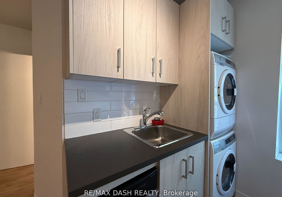 2471-dundas-street-w-toronto-ontario-w12482251