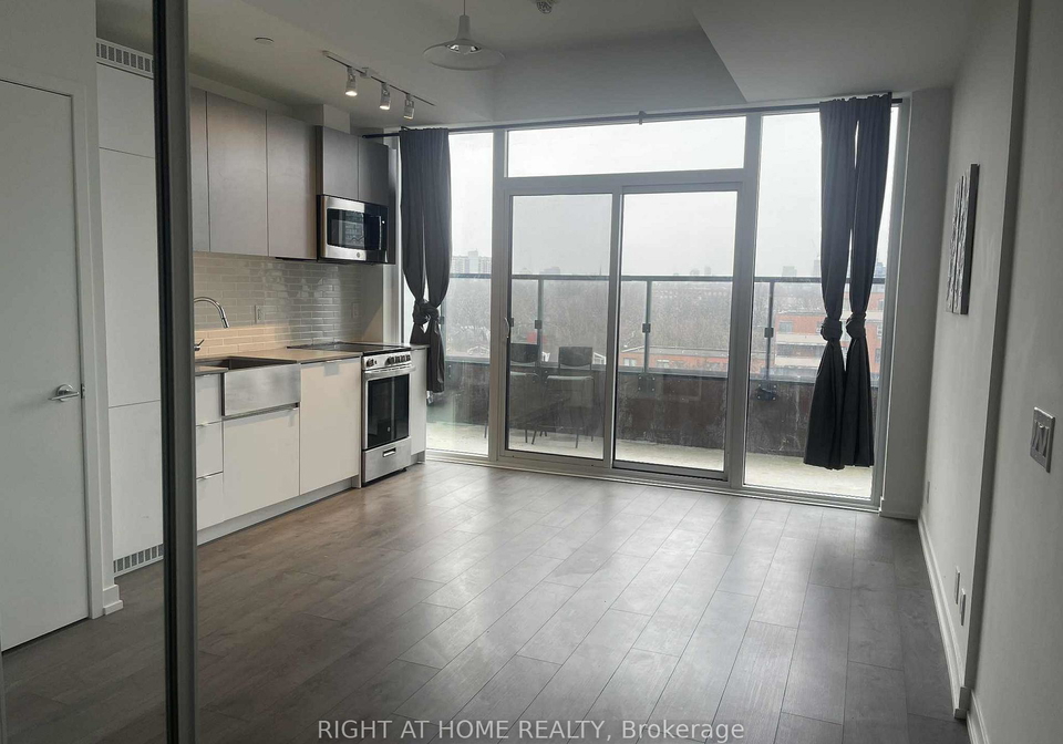 270-dufferin-street-toronto-ontario-w12482298