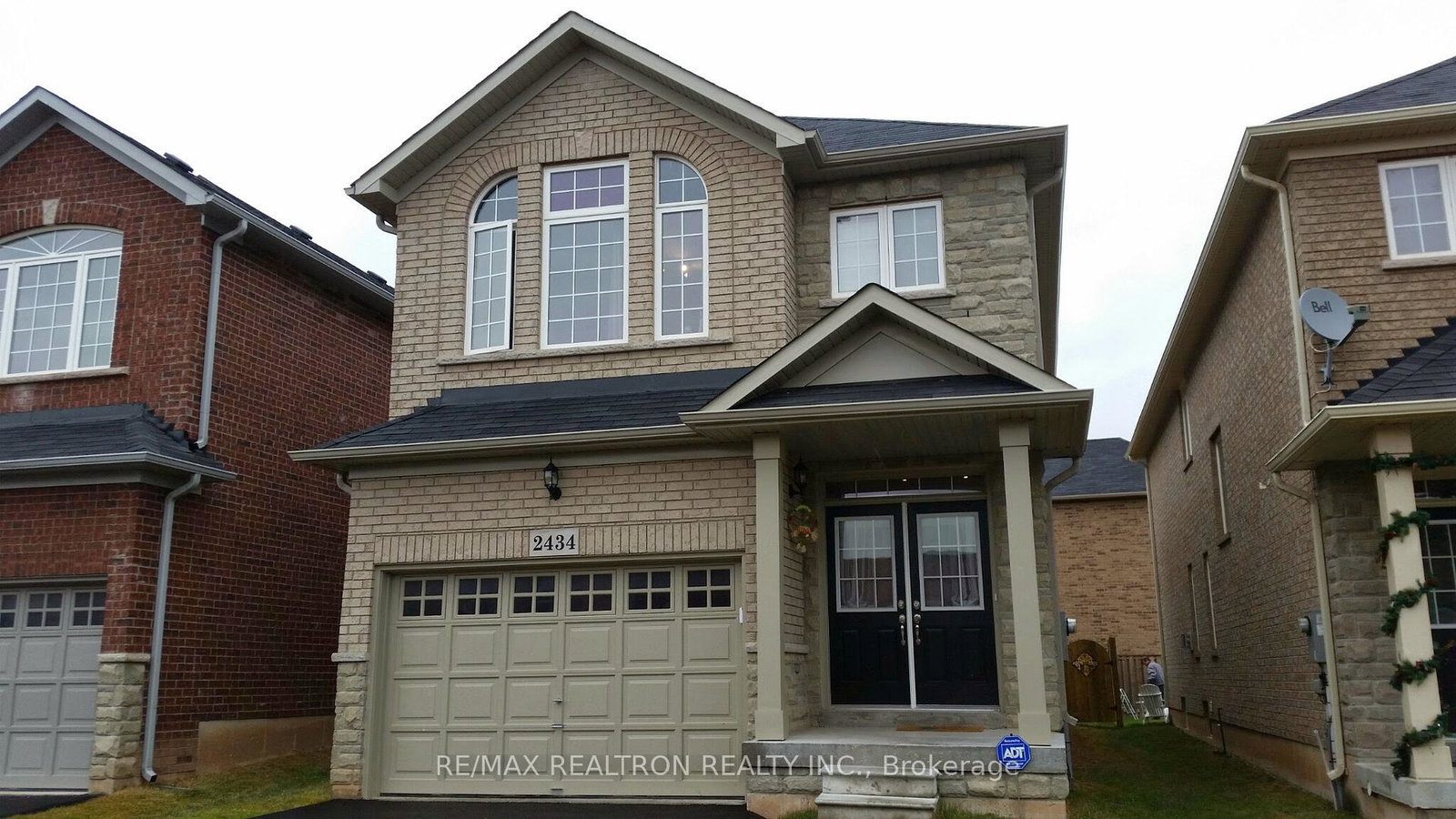2434-whistling-springs-crescent-oakville-ontario-w12482316