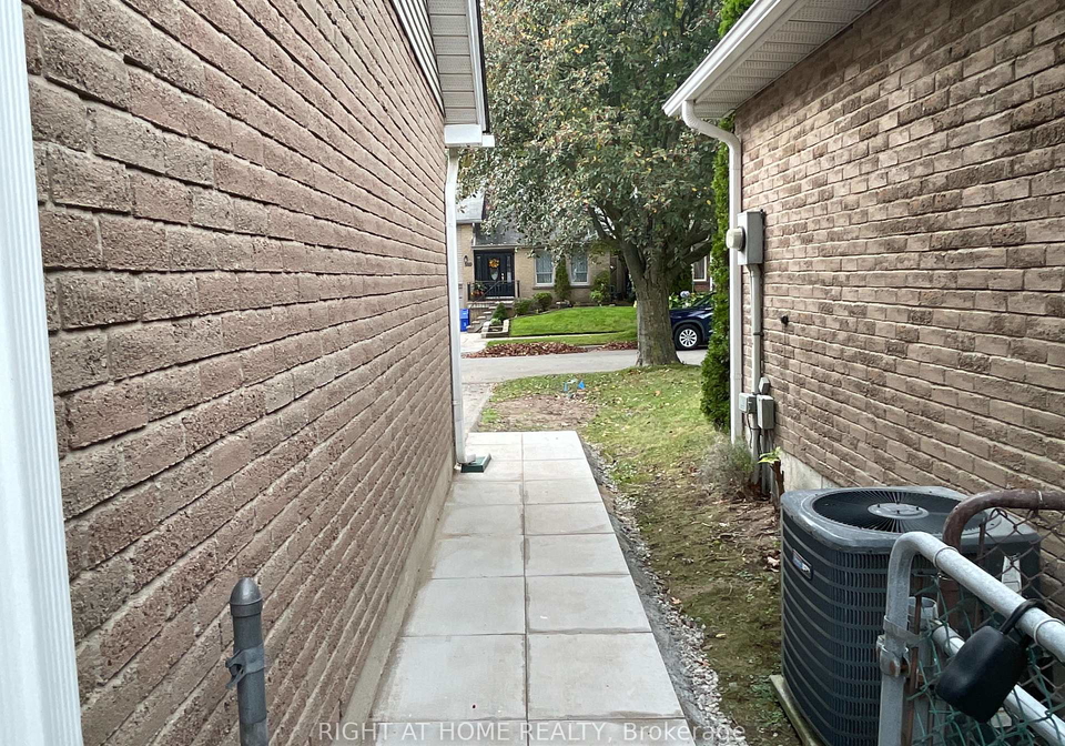 139-riverview-street-oakville-ontario-w12482537