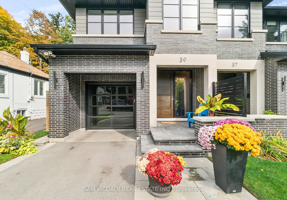 39-oakwood-avenue-n-mississauga-ontario-w12482689