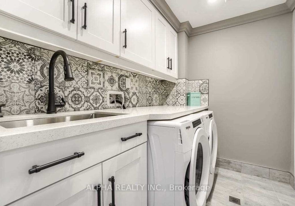 3016-rivertrail-common-oakville-ontario-w12482823