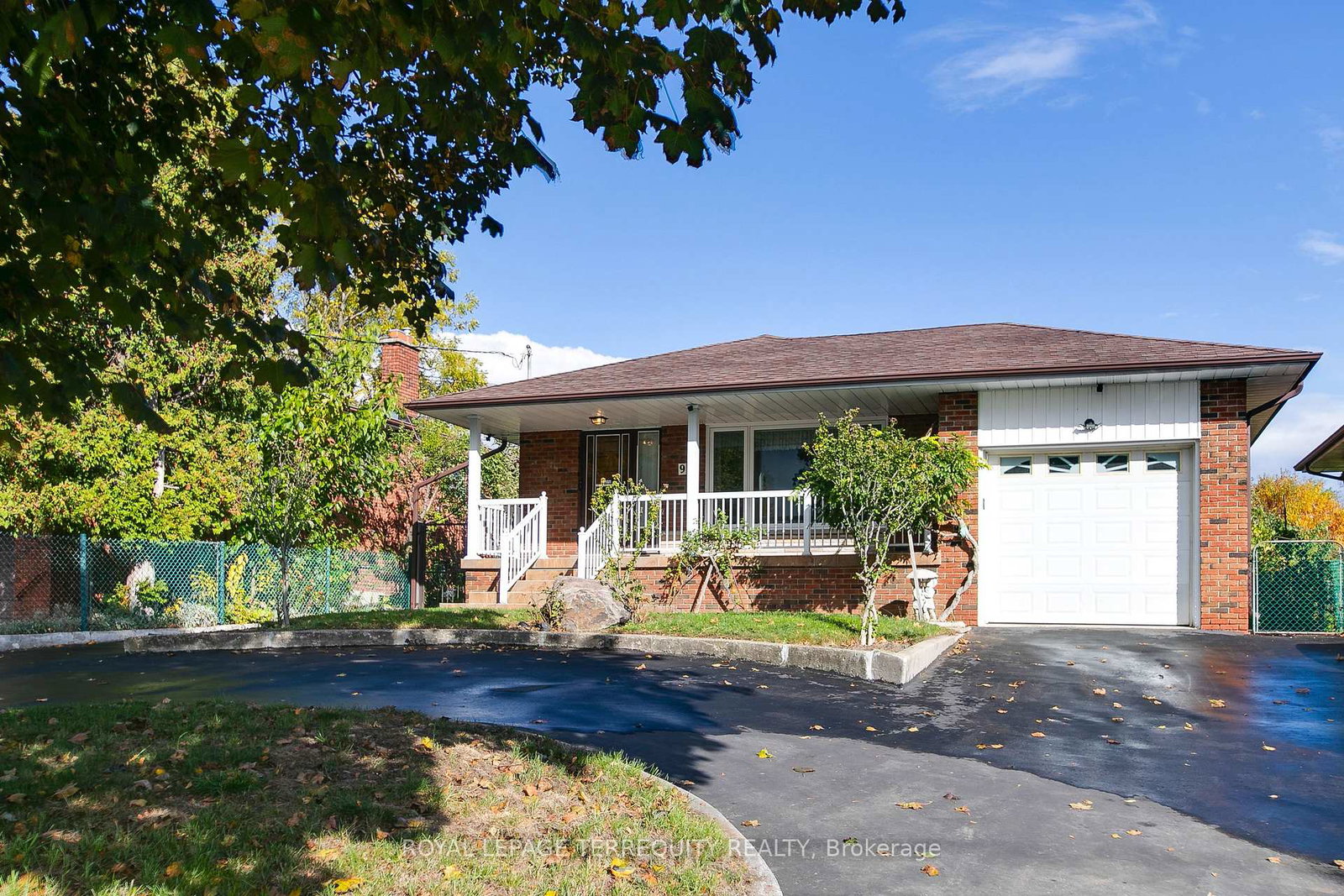 9-larchmere-avenue-york-ontario-w12483013
