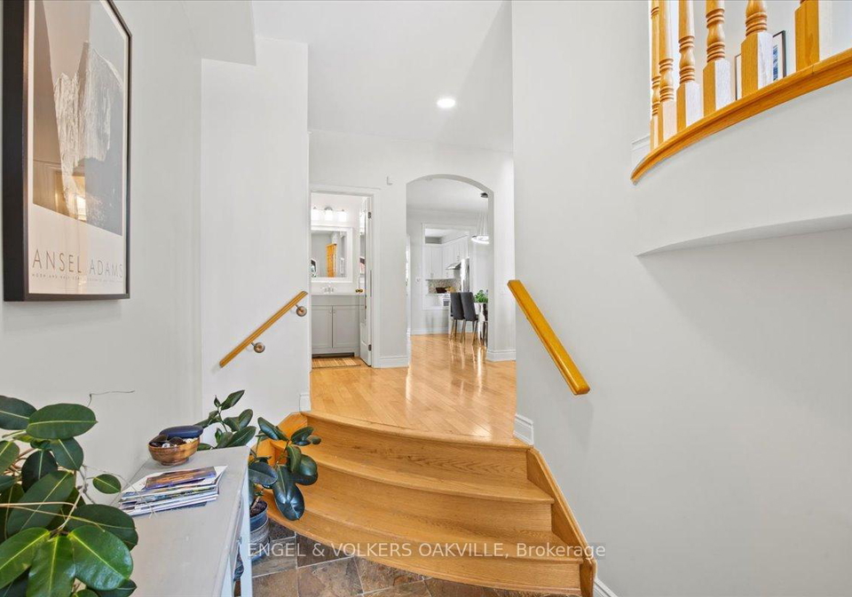 135-tawny-crescent-oakville-ontario-w12483238