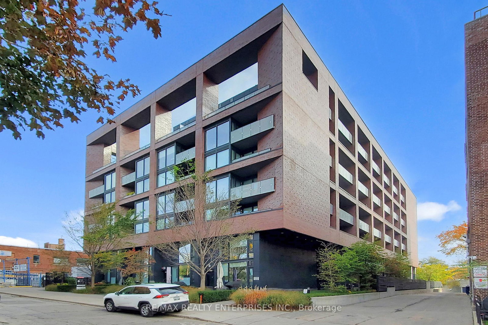 383-sorauren-avenue-toronto-ontario-w12483670