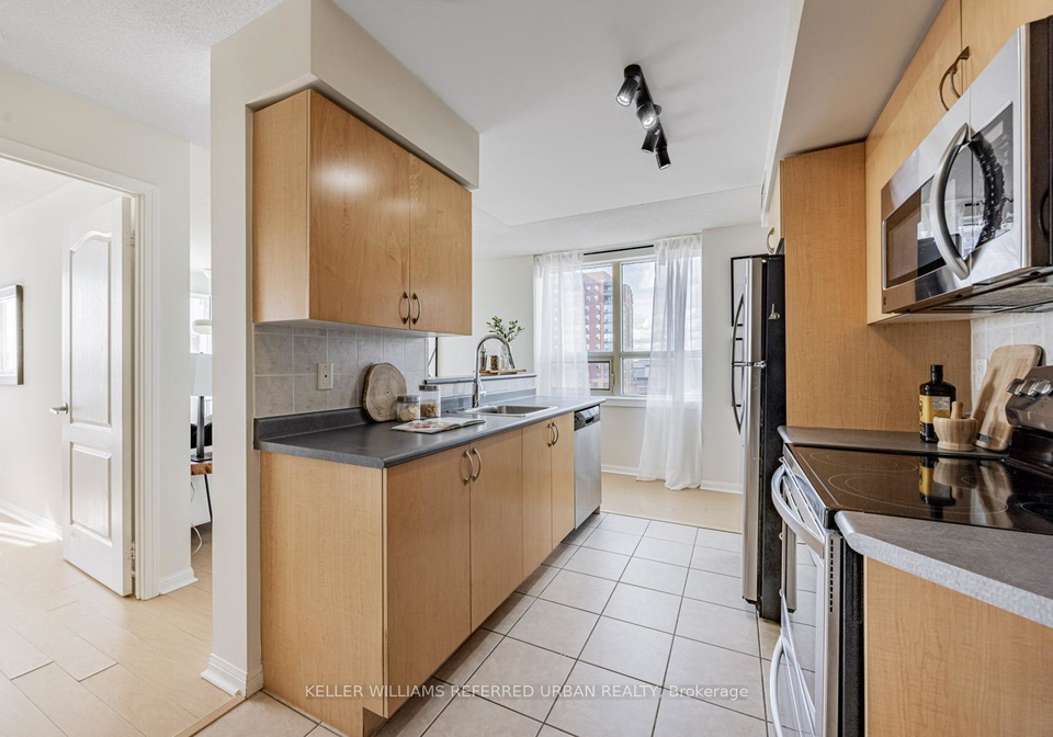 4-elsinore-path-etobicoke-ontario-w12483687