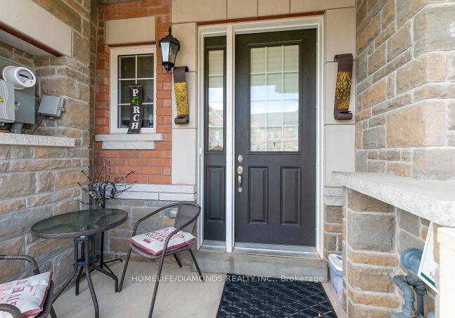 4-foliage-drive-brampton-ontario-w12483721