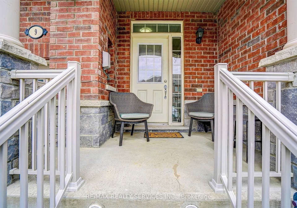 9-pendulum-circle-brampton-ontario-w12484038