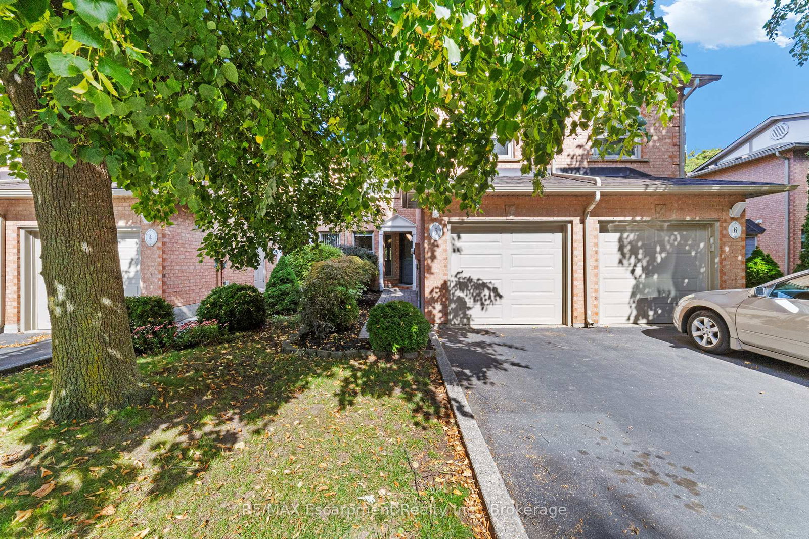 206sixth-line-oakville-ontario-w12484087