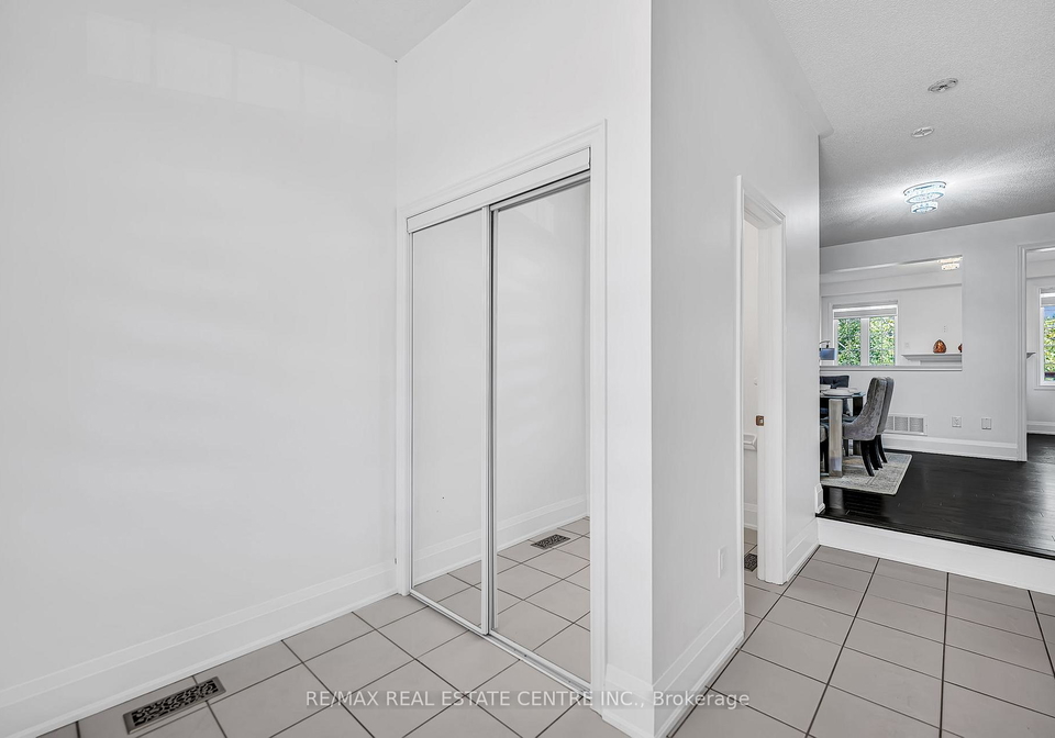 425-bussel-crescent-milton-ontario-w12484189