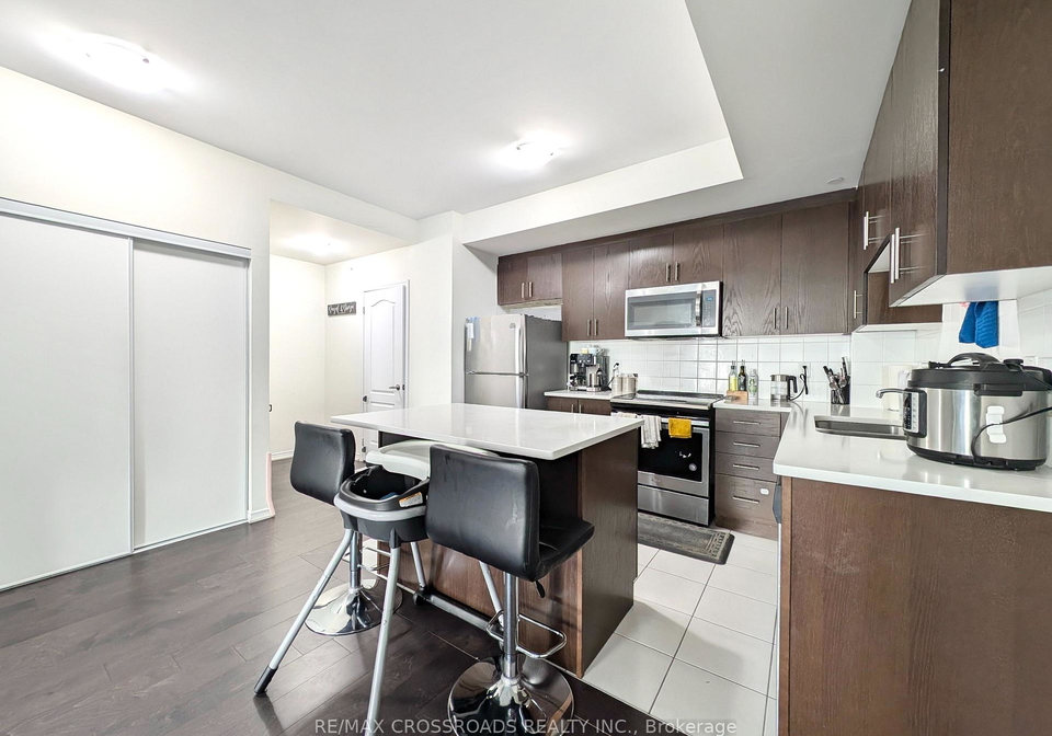 19-applewood-lane-etobicoke-ontario-w12484321