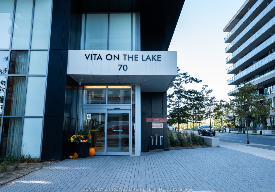 70-annie-craig-drive-etobicoke-ontario-w12484374