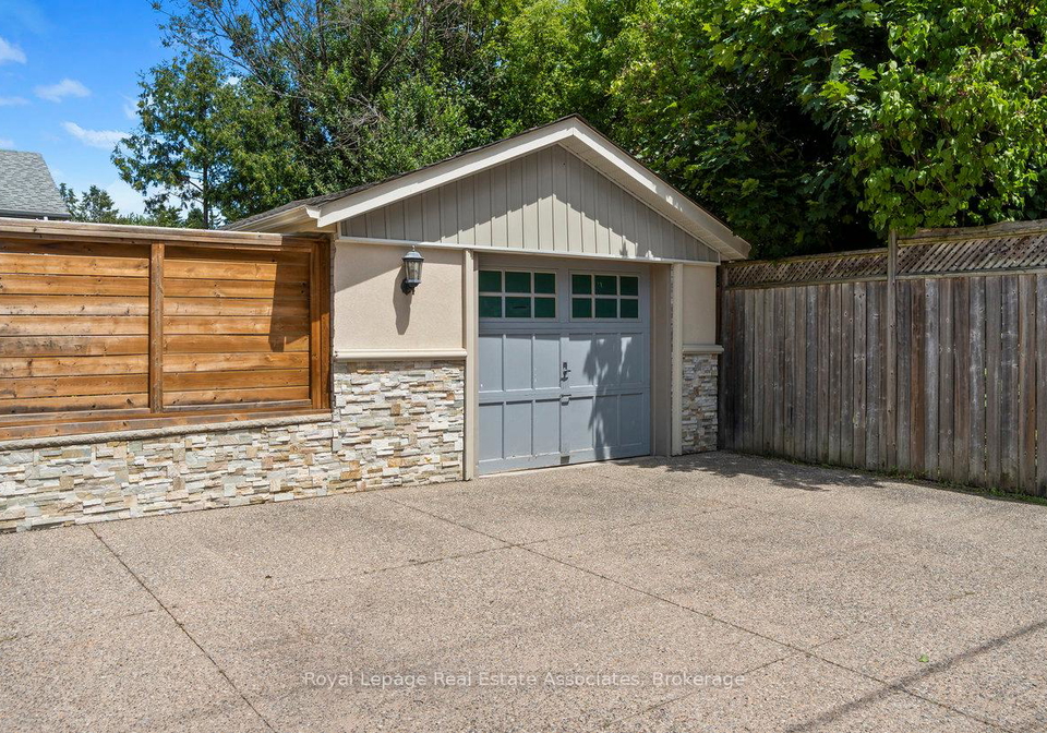 107-court-street-n-milton-ontario-w12484399