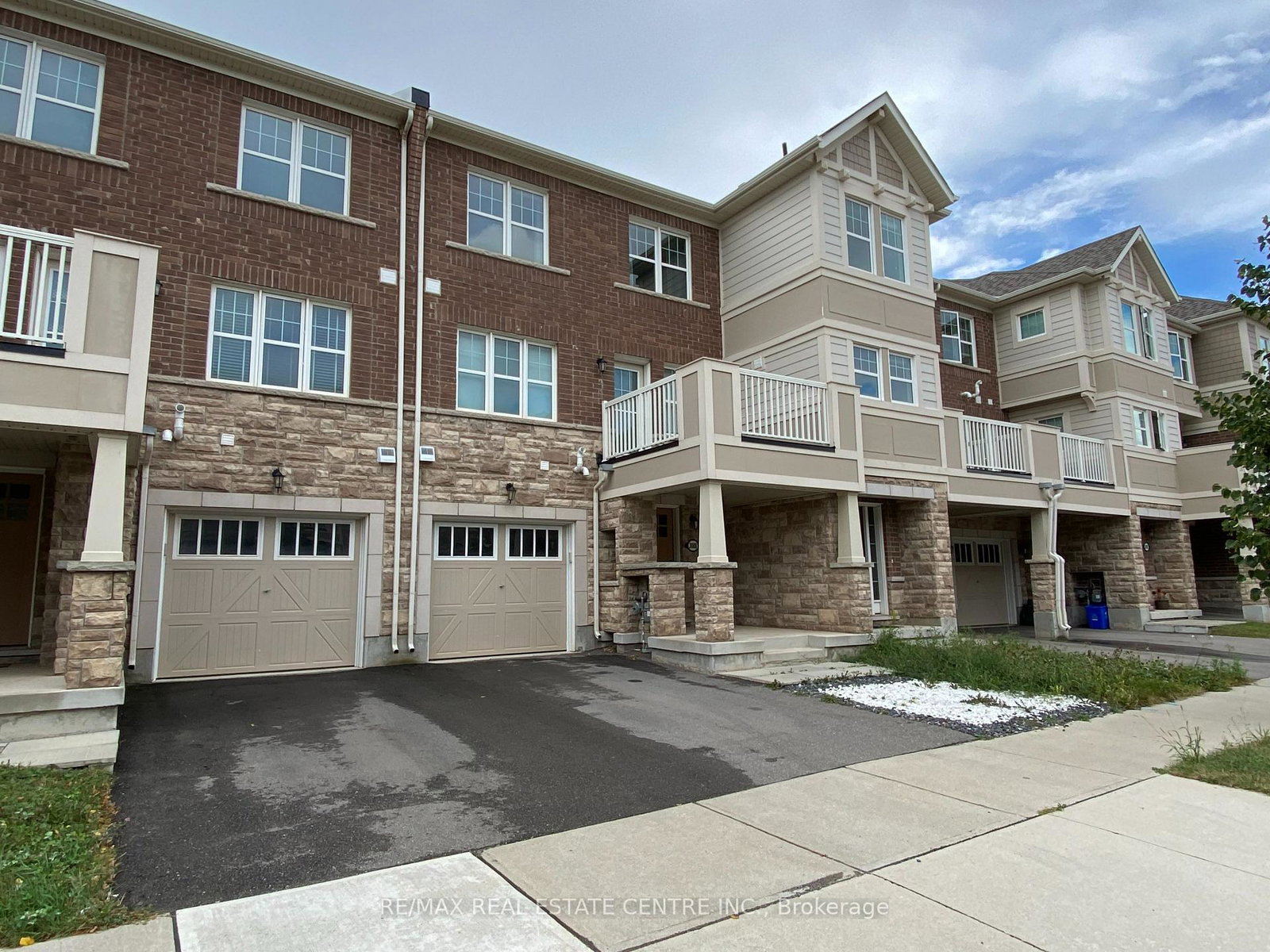 3088-mistletoe-gardens-oakville-ontario-w12484735