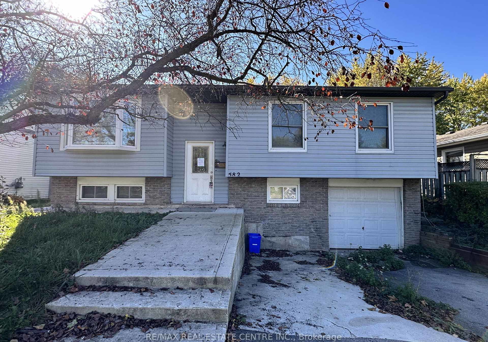 582-elliott-crescent-milton-ontario-w12484812