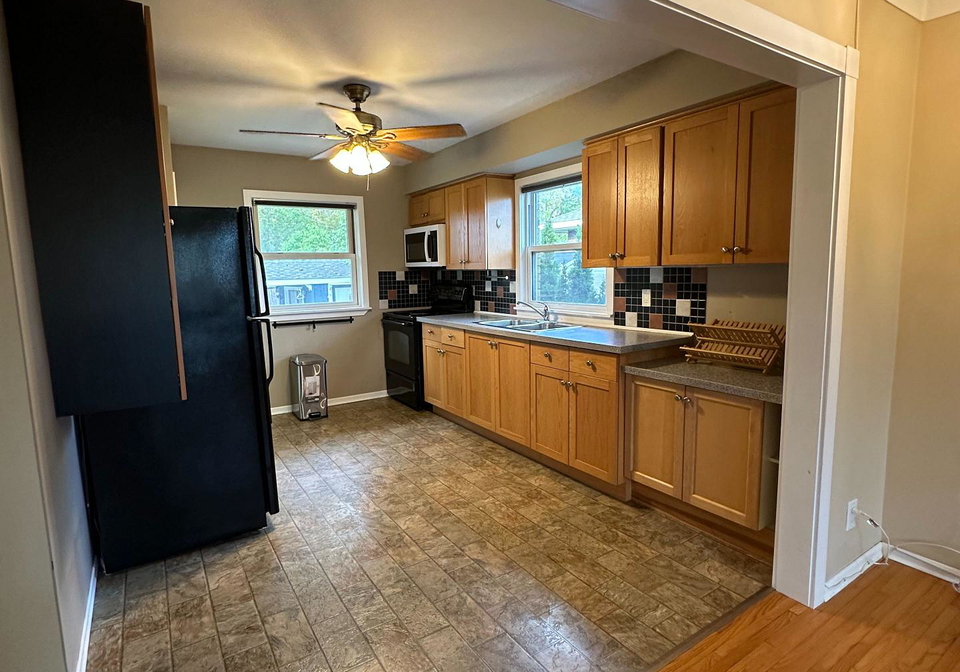 183-grove-park-drive-burlington-ontario-w12485151