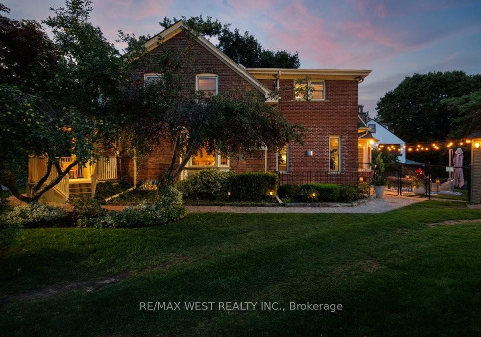 207-ellis-avenue-toronto-ontario-w12485337