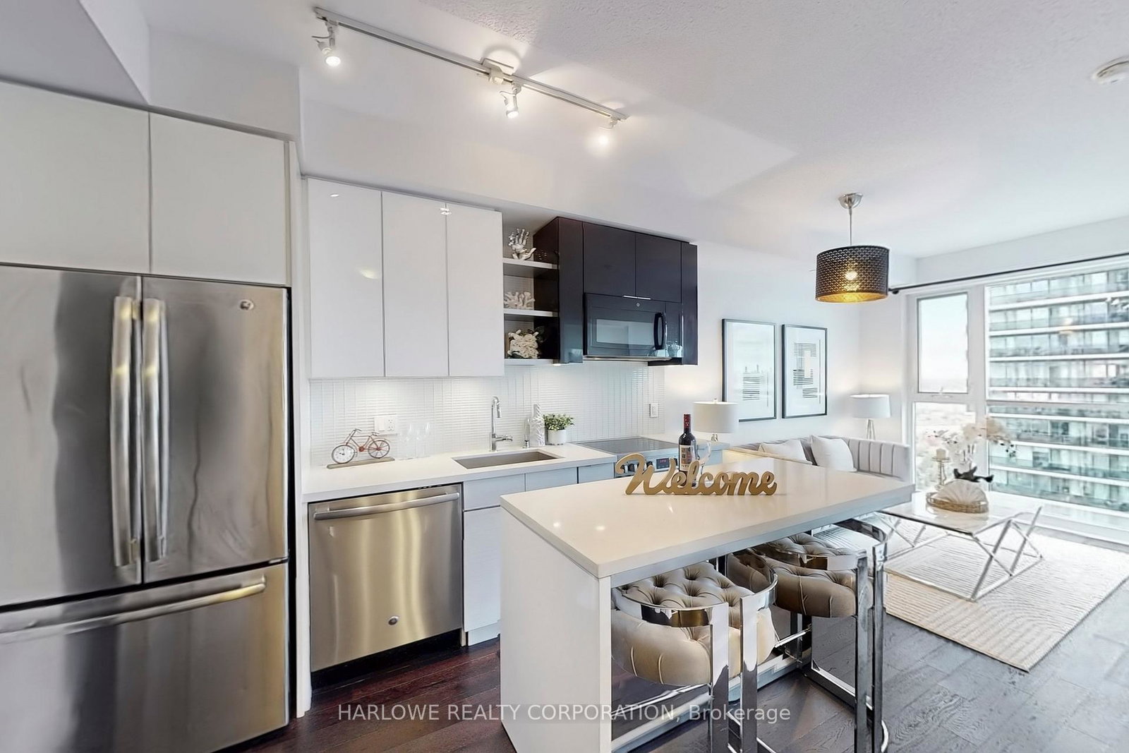 33-shore-breeze-drive-etobicoke-ontario-w12485777
