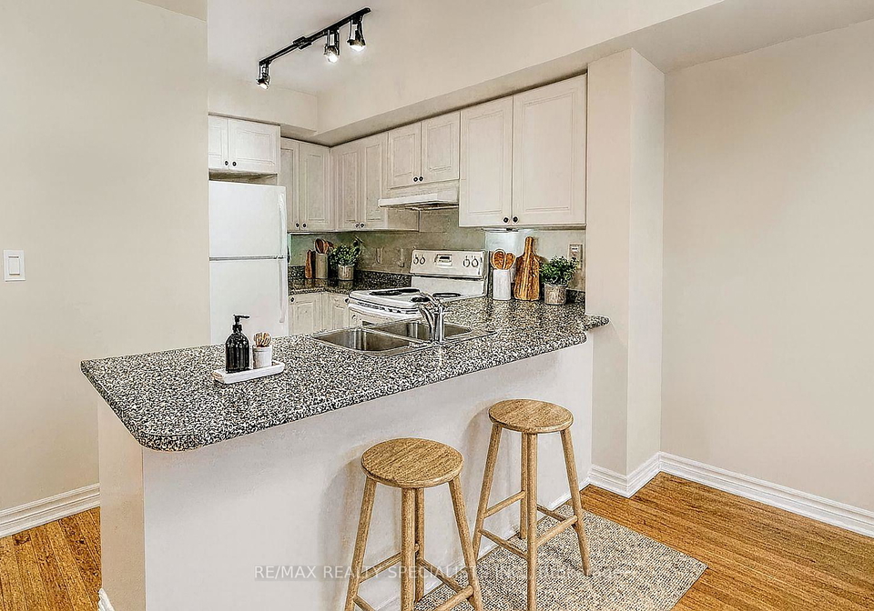 1-elm-drive-w-mississauga-ontario-w12485862