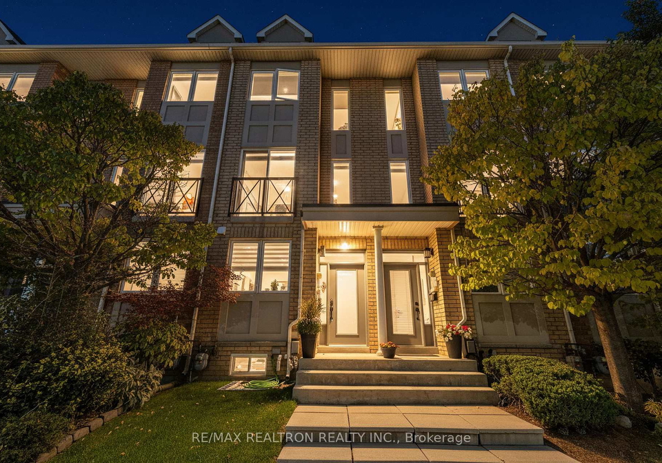 12-market-garden-mews-etobicoke-ontario-w12485952