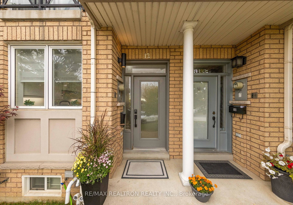 12-market-garden-mews-etobicoke-ontario-w12485952