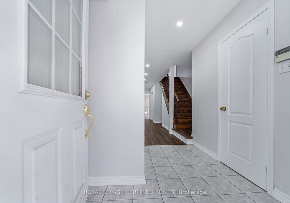 76-saddleback-square-brampton-ontario-w12485972