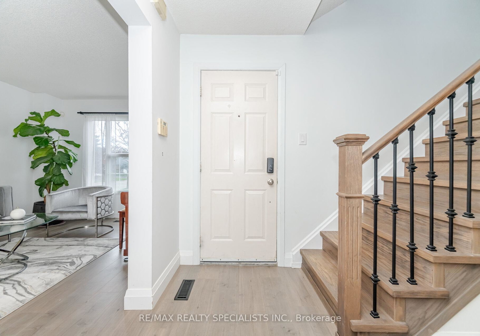 952-ceremonial-drive-mississauga-ontario-w12486100