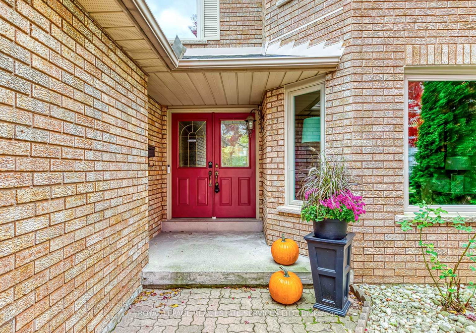 1366-fieldcrest-lane-oakville-ontario-w12486129