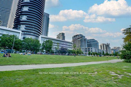 56-annie-craig-drive-etobicoke-ontario-w12486286