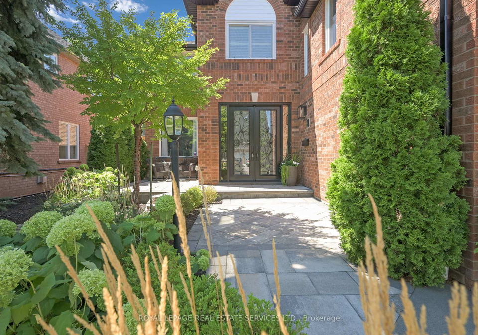 286-northwood-drive-oakville-ontario-w12486337