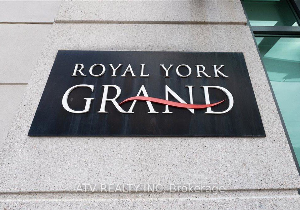 1403-royal-york-road-etobicoke-ontario-w12486820