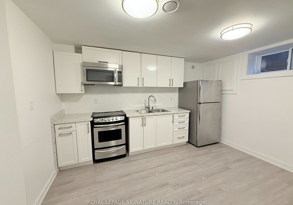 38-burnhamthorpe-road-w-oakville-ontario-w12486857
