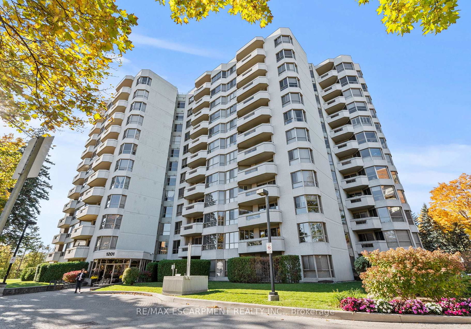 1201-north-shore-boulevard-e-burlington-ontario-w12487729
