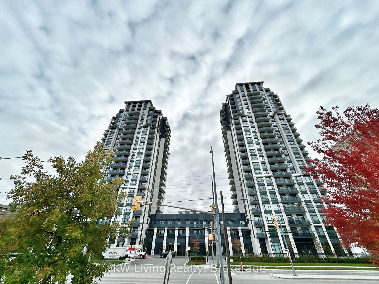 202-burnhamthorpe-road-e-mississauga-ontario-w12487796
