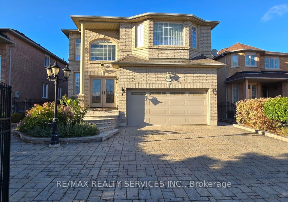 201-bristol-road-e-mississauga-ontario-w12488024