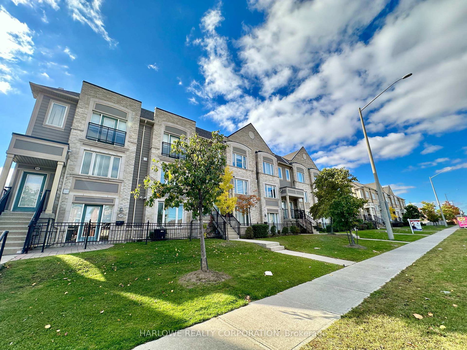 60-fairwood-circle-brampton-ontario-w12488120