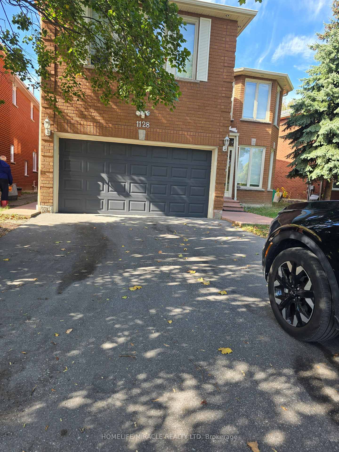 1128-swinbourne-drive-mississauga-ontario-w12488158
